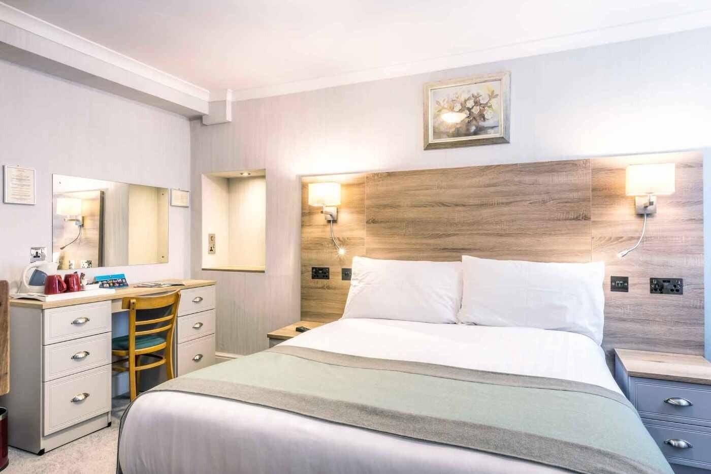 A Fantastically Presented, 15/16-Bedroom Hotel For Sale