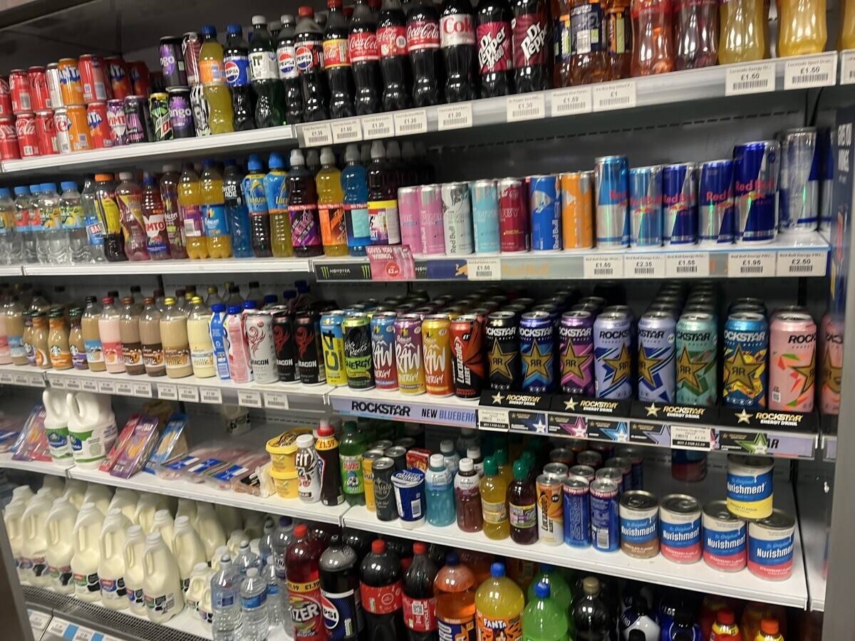 News agent and off-licences Photo 7