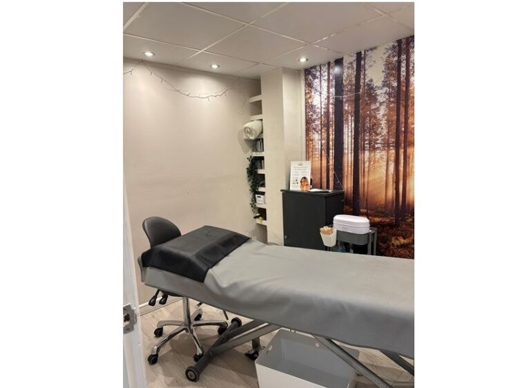 Popular & Thriving Beauty Salon For Sale Photo 7