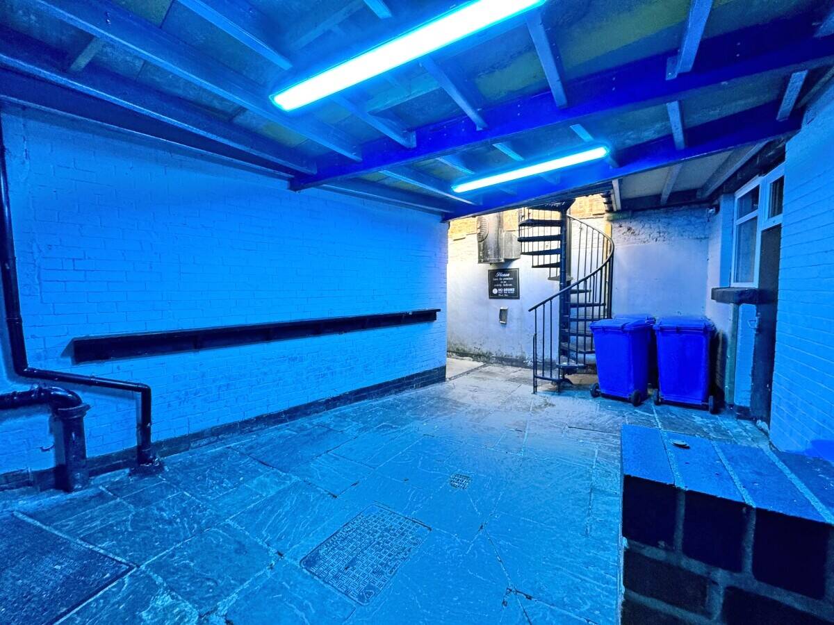 NORTH YORKSHIRE - FREEHOLD TOWN CENTRE PUB & LETTING ROOMS IN SELBY Photo 7
