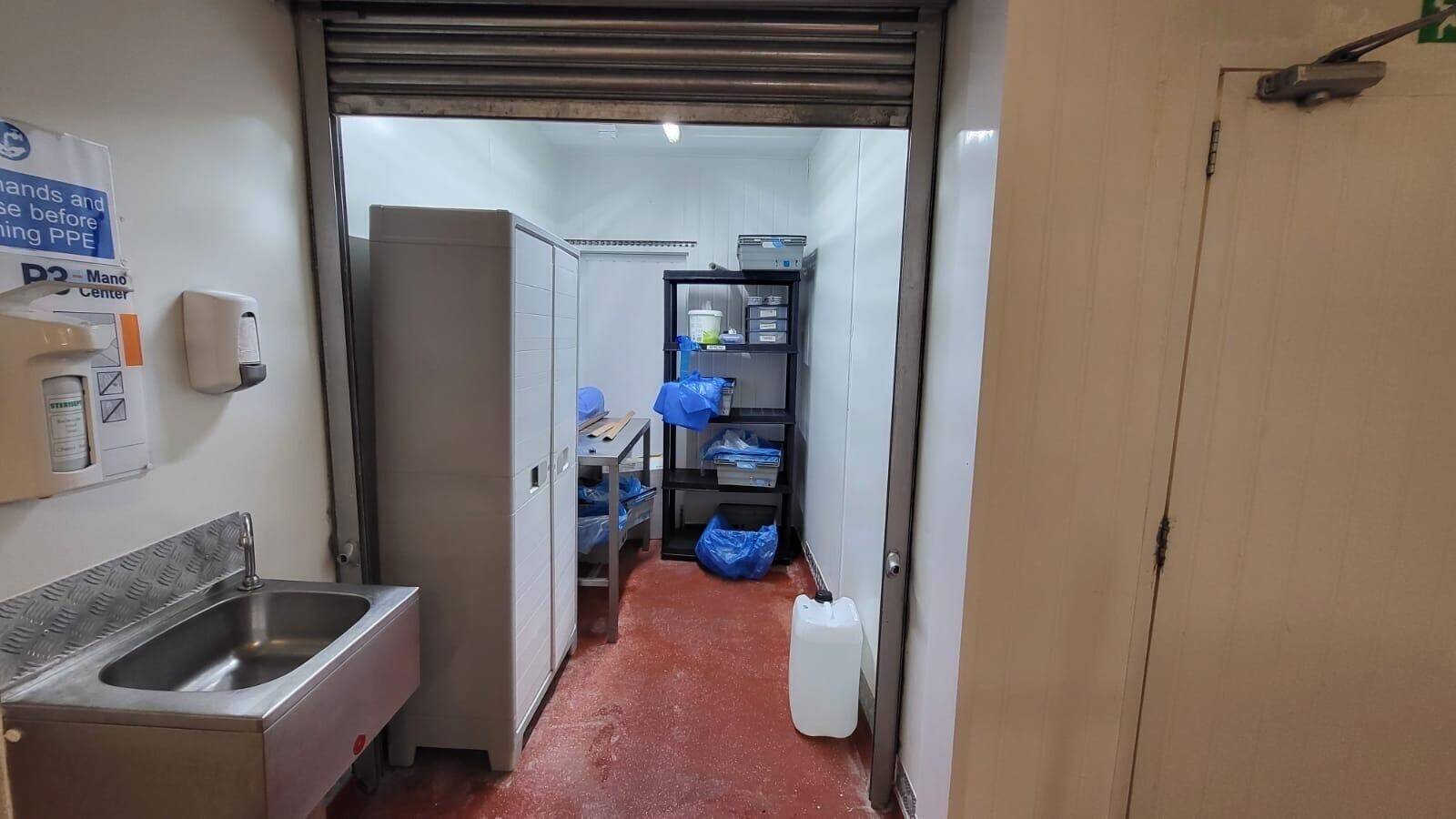 Chicken cutting Plant for Sale in West Bromwich Photo 7