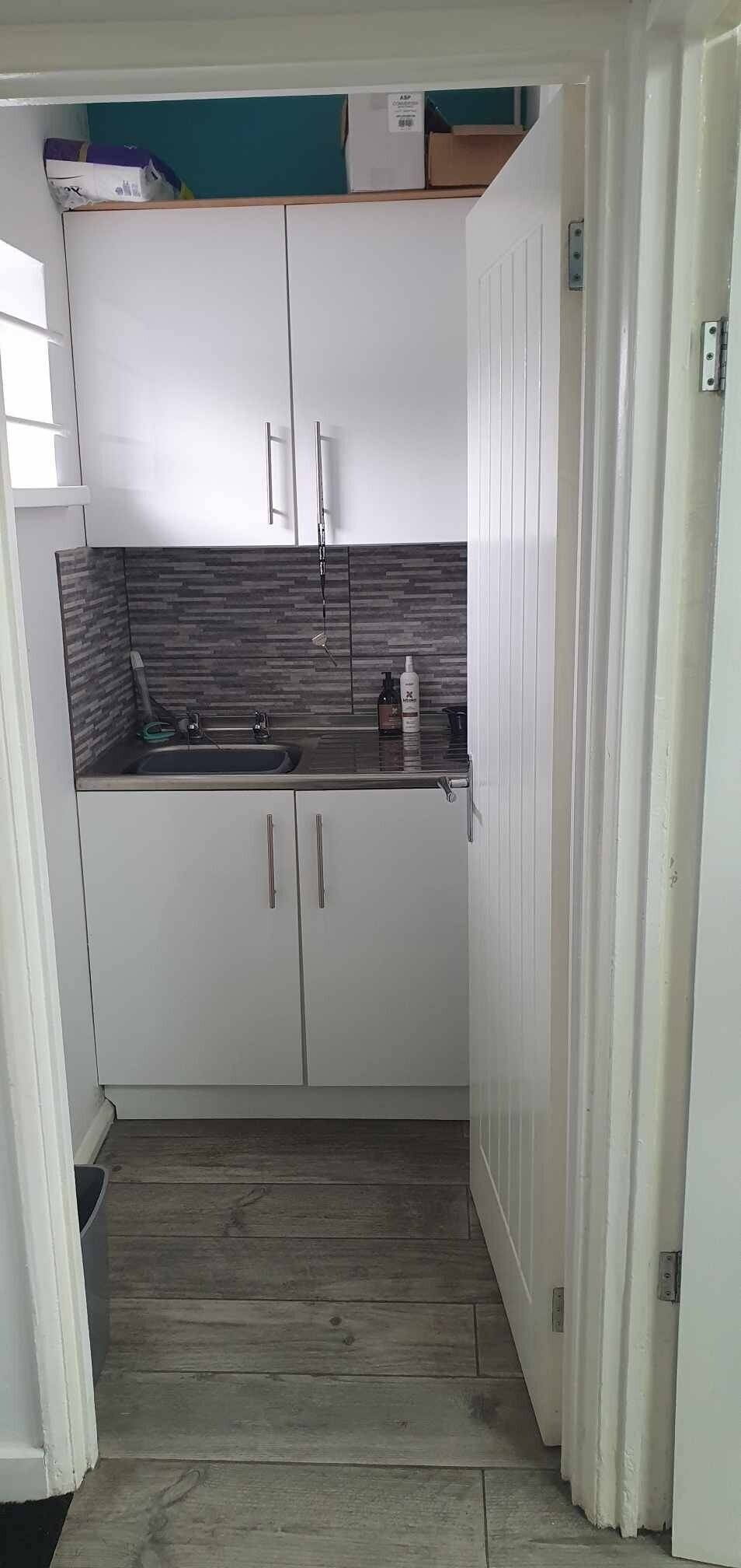 Freehold Salon and 2 bed flat for sale in Solihull Photo 8