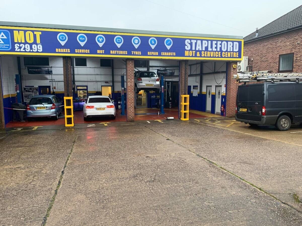 Mot station forsale