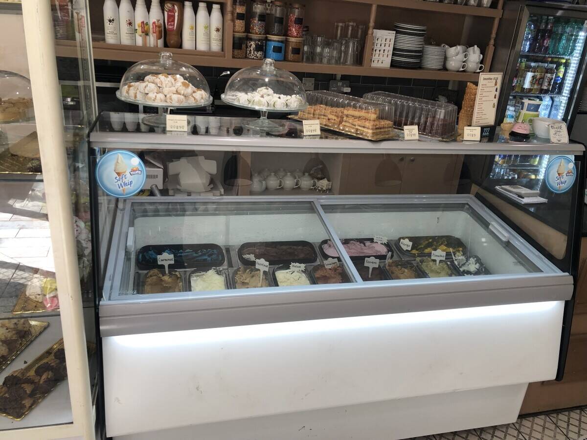 Cafe patisserie shop in Kingston 