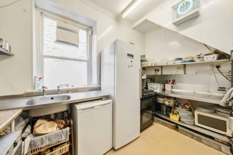 Freehold Commercial Property Located Mevagissey