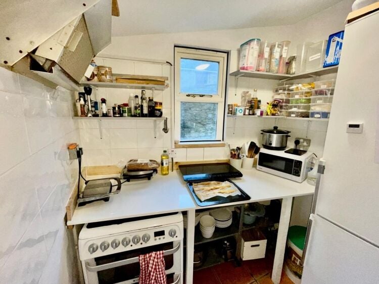 Leasehold Café & Coffee Bar Located In Falmouth