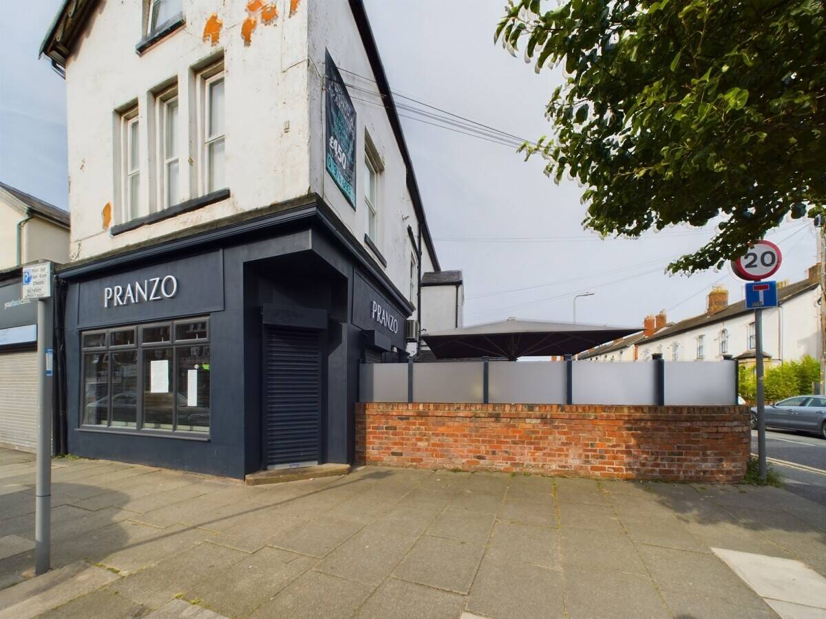 English & Italian Caf&eacute; for Sale &ndash; Business & Freehold Available &ndash; Crosby, Liverpool Photo 7