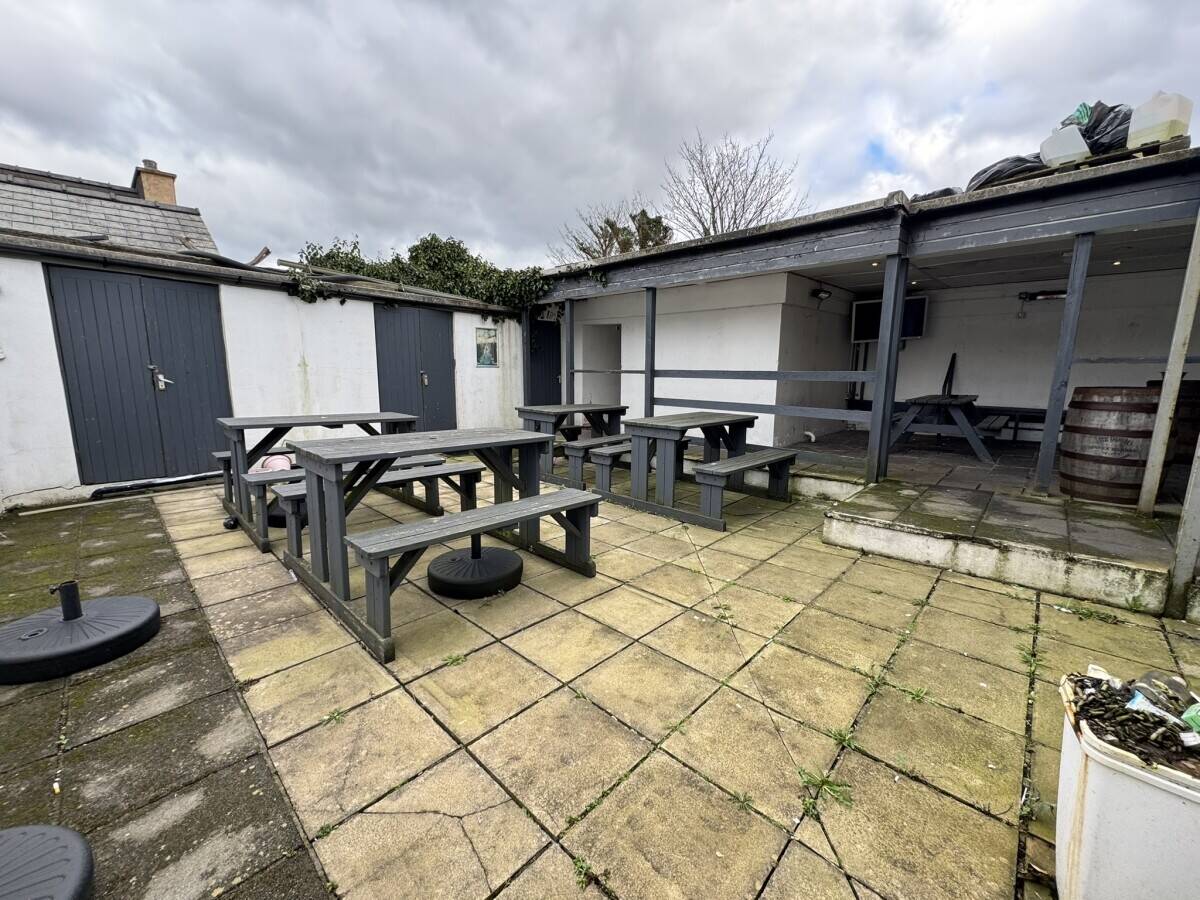 PEMBROKESHIRE - CENTRAL PUB WITH LETTING ROOMS Photo 7