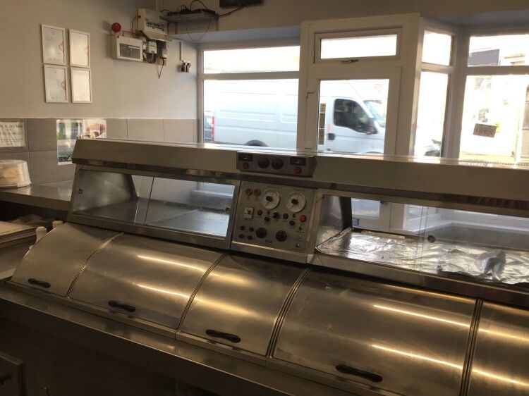 EXCELLENT CHIP SHOP PLUS 2 ADDITIONAL RENTAL FLATS INCOME, Nr PONTYPRIDD