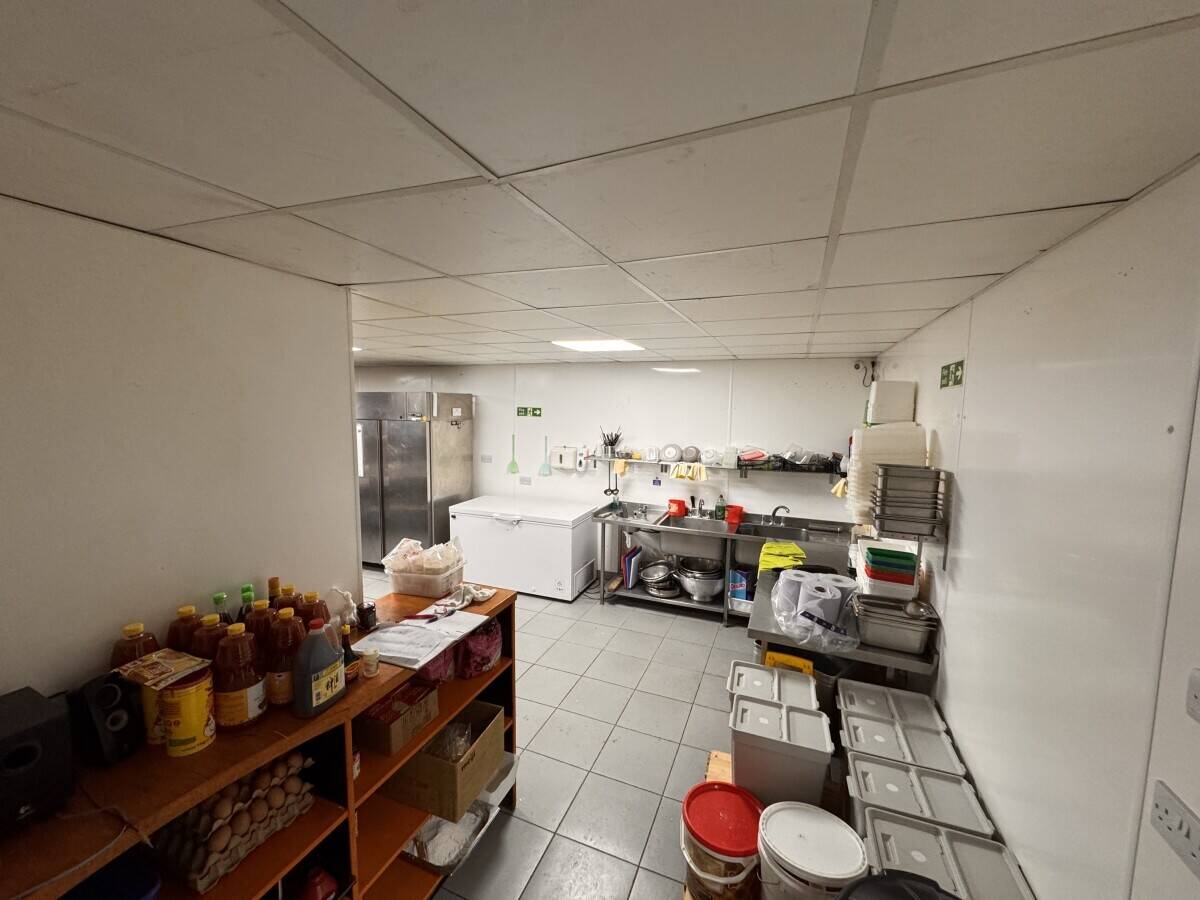 NG10 Takeaway 350m2 for sale Photo 8