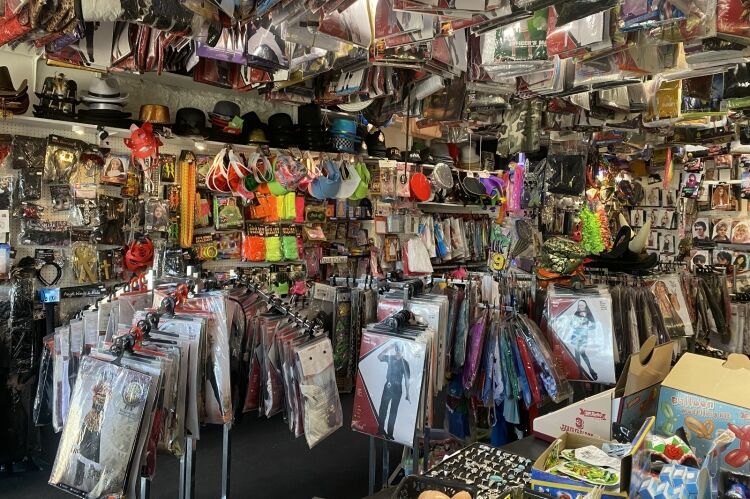 Established Joke Shop - Torquay Photo 7