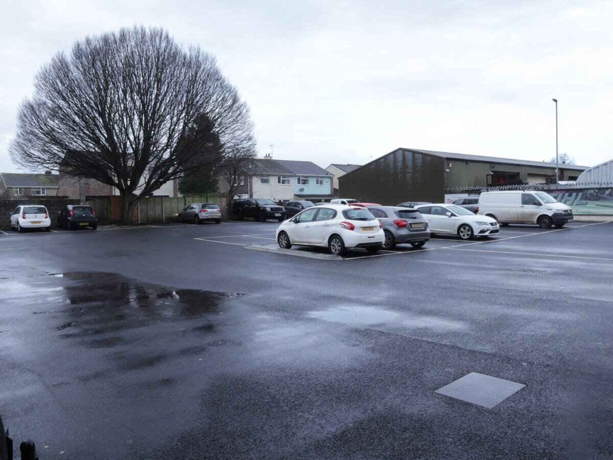 SOMERSET – FAMILY BAKERY AND SANDWICH SHOP IN LARGE VILLAGE