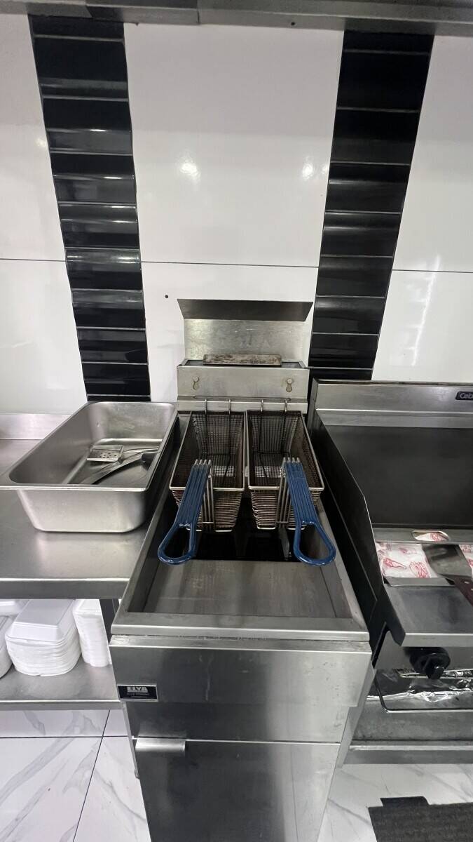 Fast food take-way for sale in Shelf