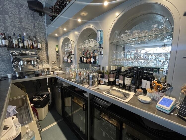 Exceptional Waterfront Restaurant with Accommodation For Sale For Sale in Dartmouth