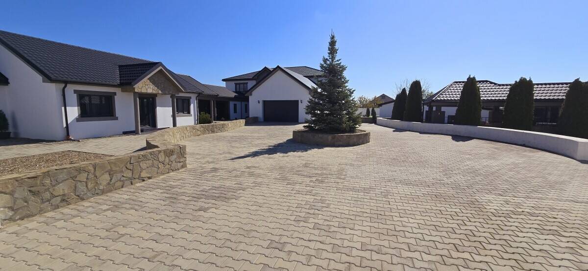 Luxury Retreat Property In Romania For Sale - Huge Holiday and Rental Potential