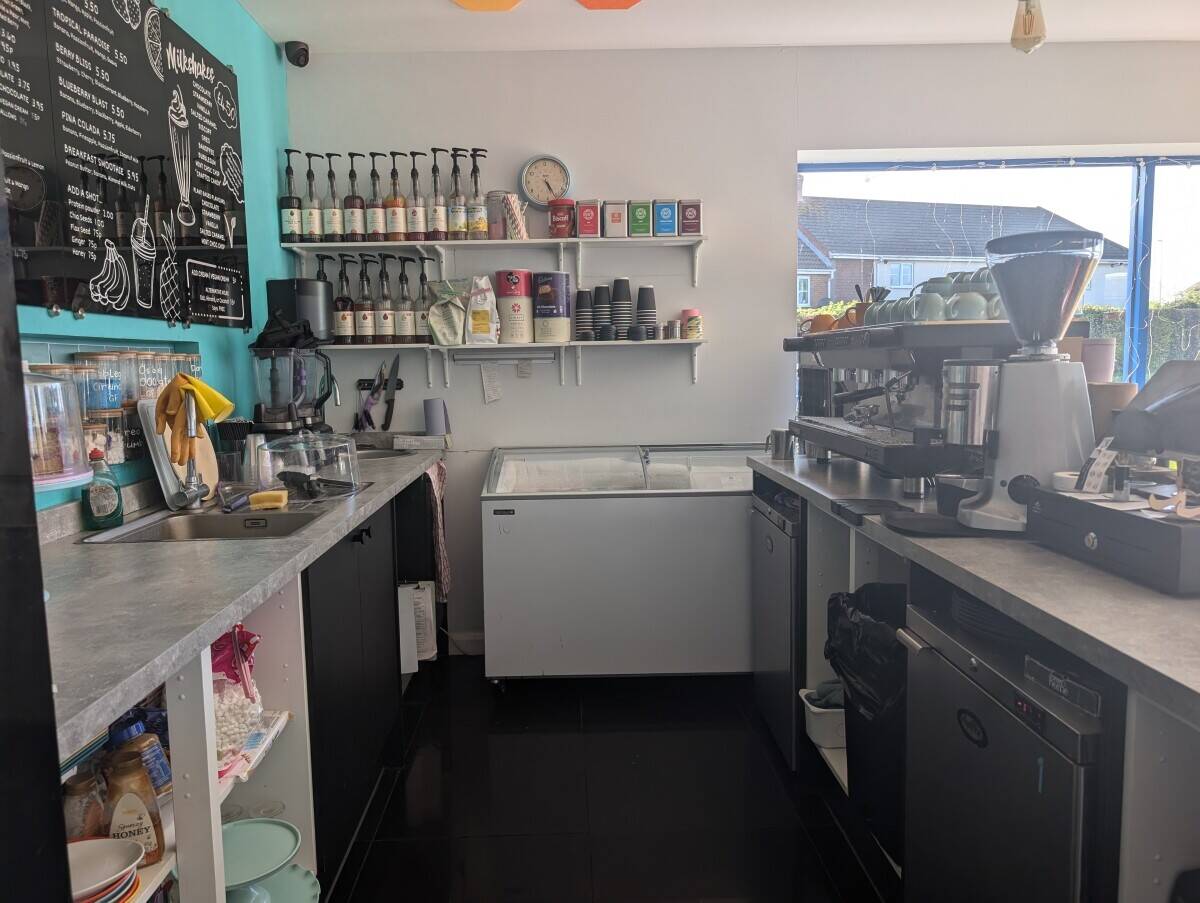 Popular Coffee Shop in a unique and sought after location Photo 8