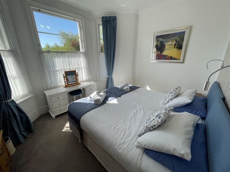 Detached 8-Bed Holiday Villa with Luxurious Owners Accommodation For Sale in Torquay Photo 7
