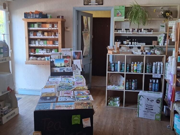 Go Green with a Dream! Organic Food Store + Flats – Freehold in Coventry