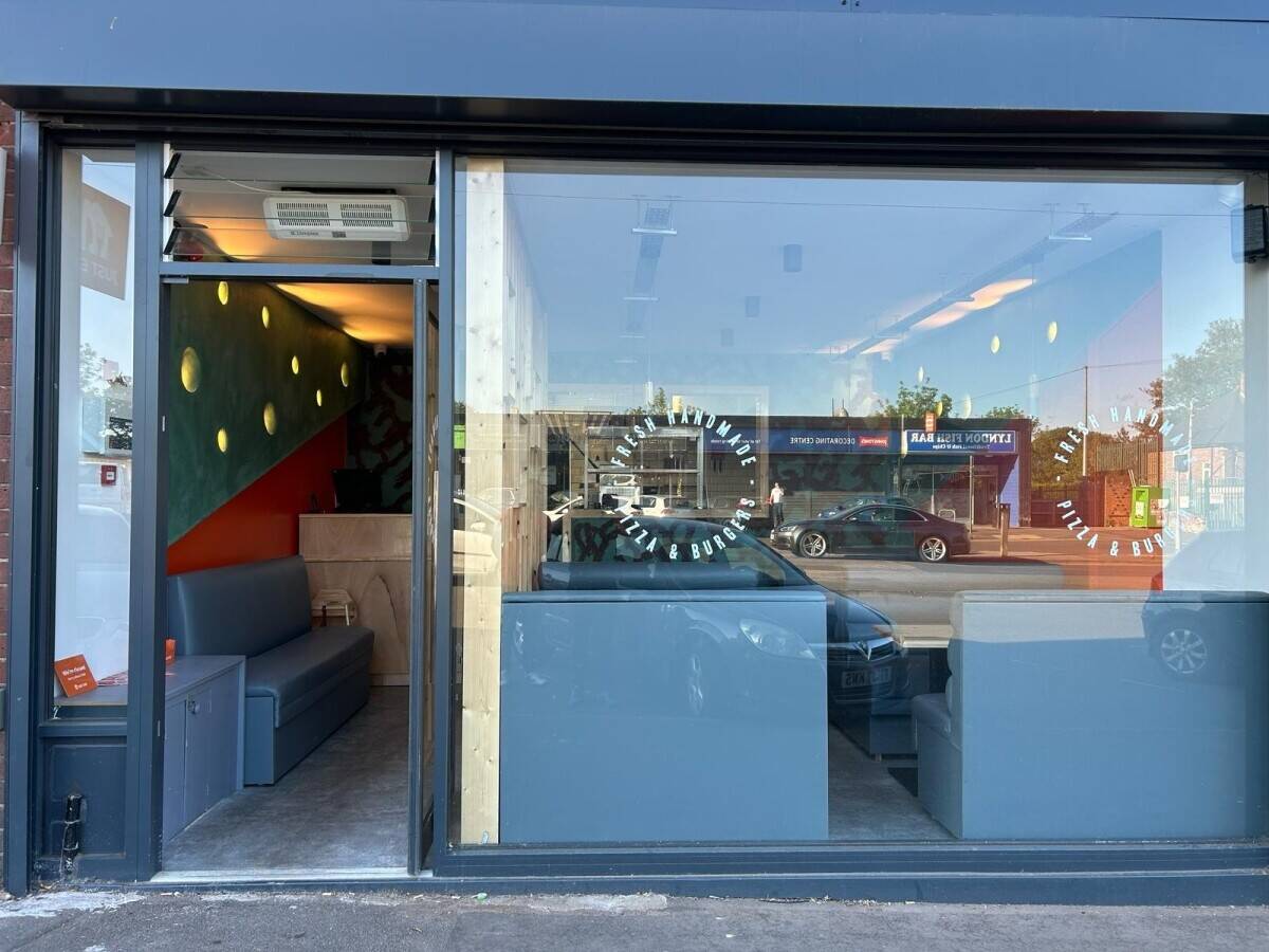 Pizza & Burgers Eat-in and Takeaway in Sought-after Location Photo 7