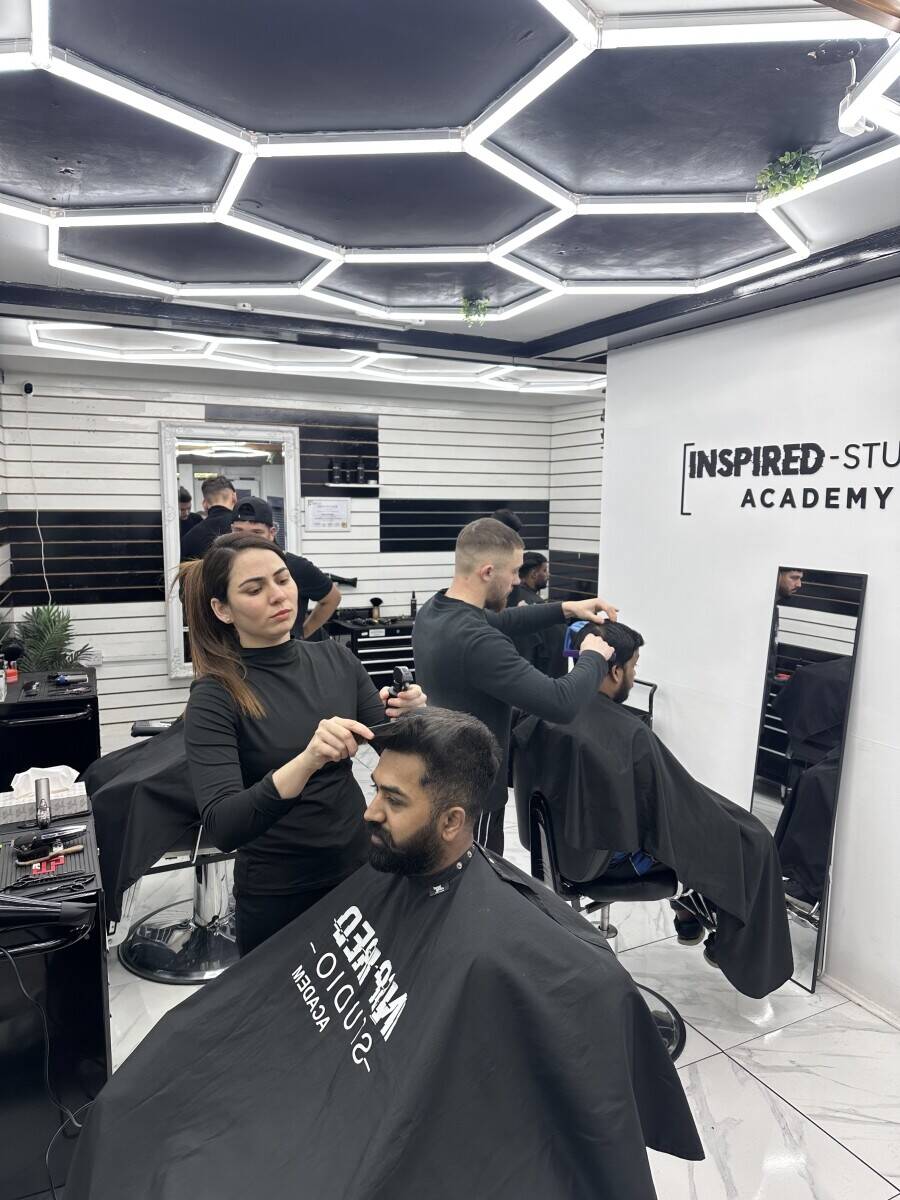 Beginner Barber Academy Photo 7