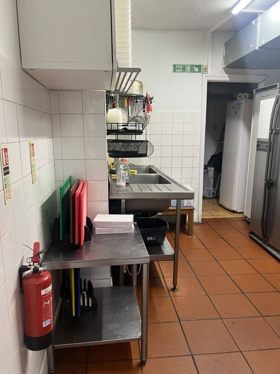 Chinese Takeaway for sale Great Location and loyal customer base Photo 7