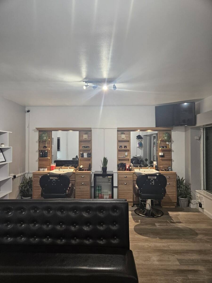 Salon, Barbers, Nails, and Beauty shop for sale in Tunbridge Wells Photo 7