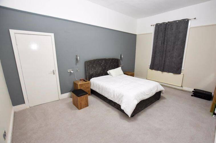 18 Bedroom Hotel For Sale Photo 8