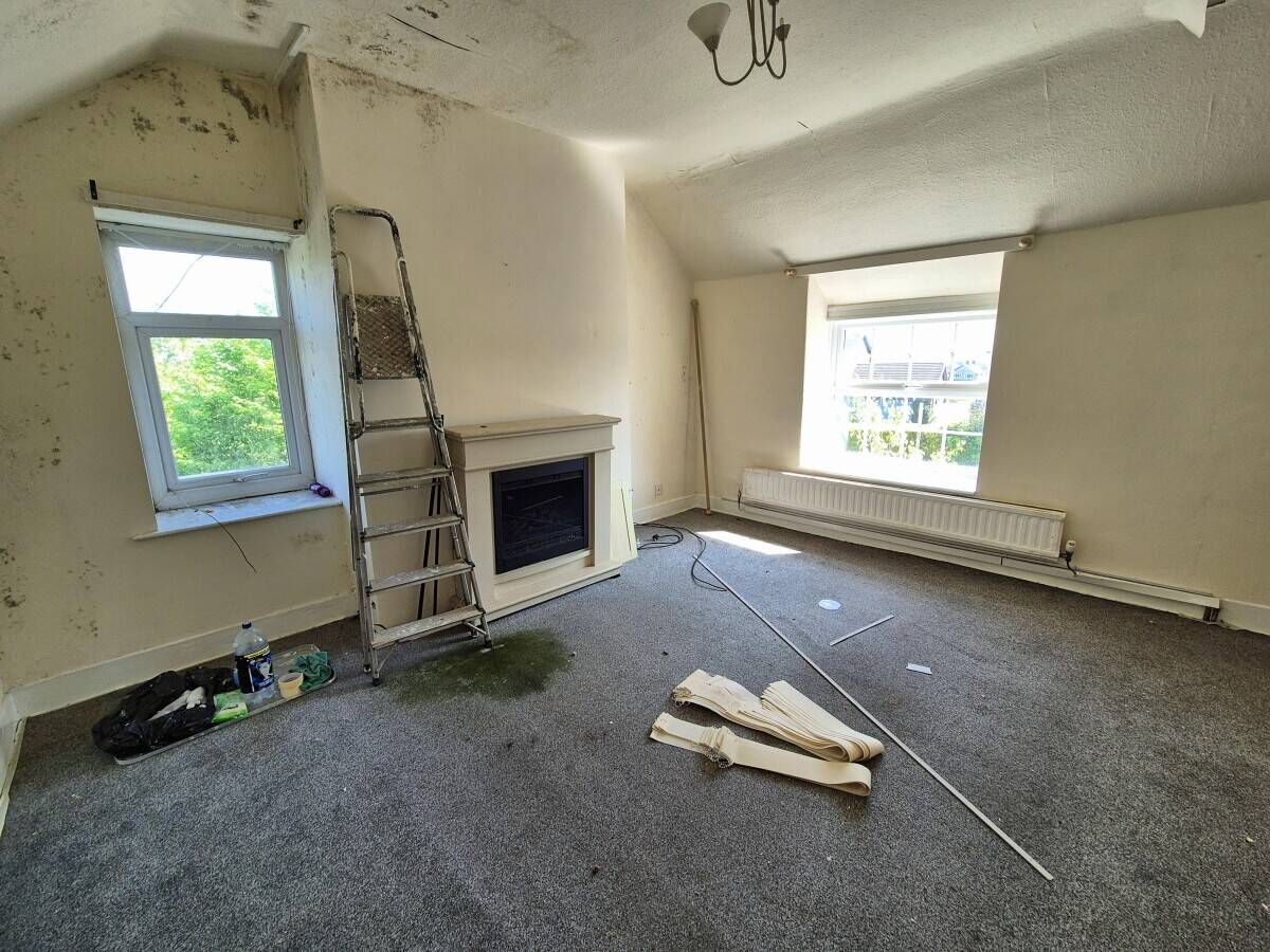 FLINTSHIRE - CLOSED VILLAGE PUBLIC HOUSE Photo 7