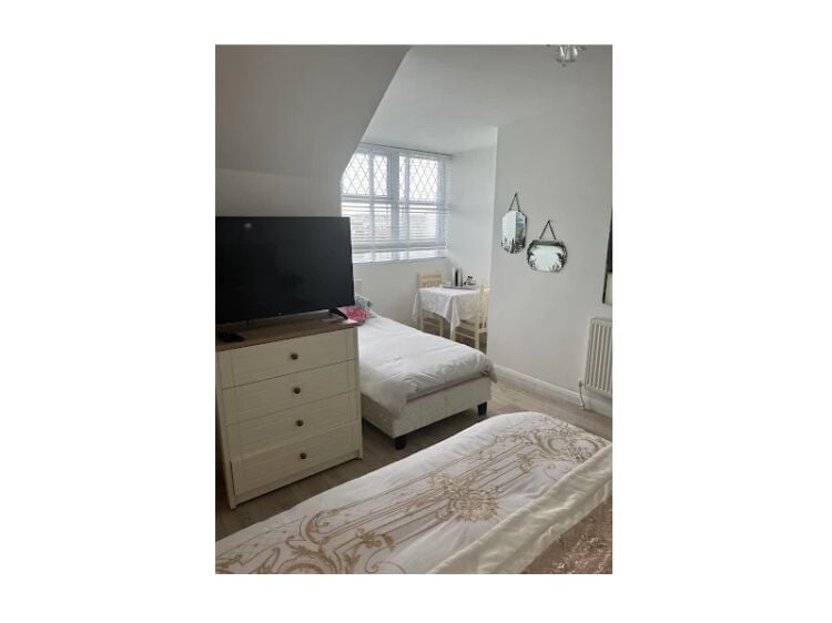 Successful & Ready-to-Trade B&B – Jasmine House, Newquay