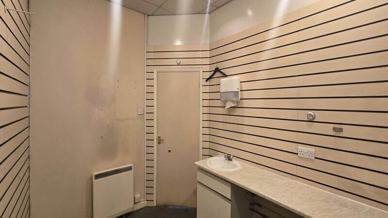 Retail Shop To Let