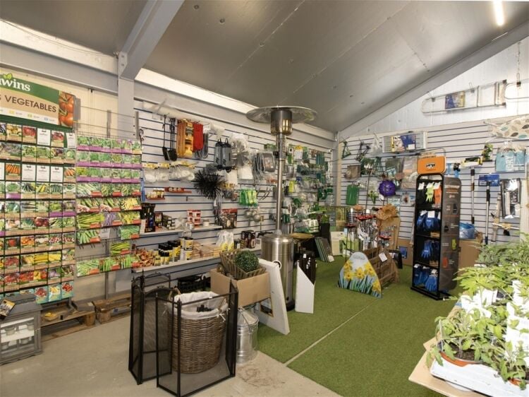 W&D Ross Hardware Store and Paint Spectrum, Thurso Photo 7