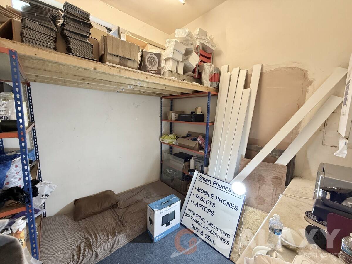 Vape, Mobile Phone & Repair Shop in High Street for Sale in Berkshire