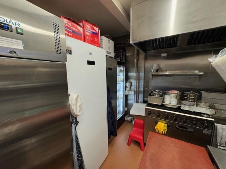 Leasehold Chinese Takeaway Located In Stirchley, Birmingham Photo 7