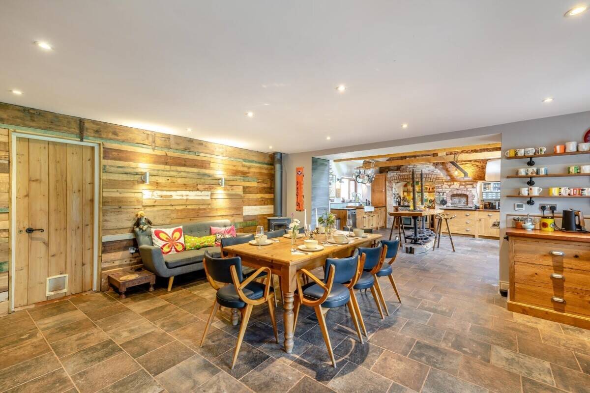Farm House plus The Retreat -  Thriving Guest Business that sleeps 16