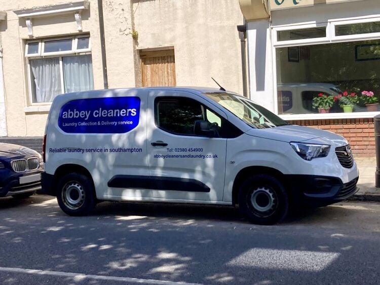 DOMESTIC & COMMERCIAL LAUNDRY with DRY CLEANING AGENCY Photo 7