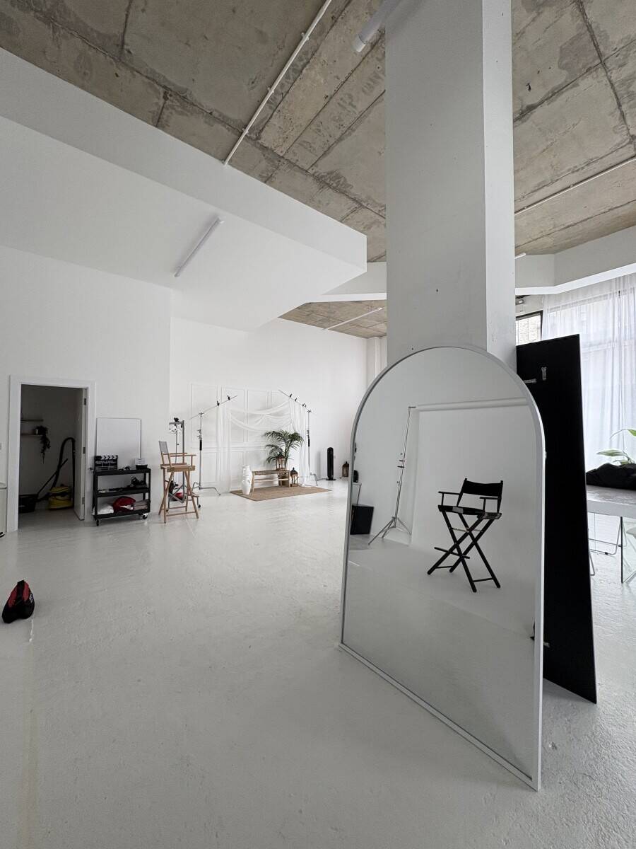 2 Events and Photography Studios for Sale in London Photo 3