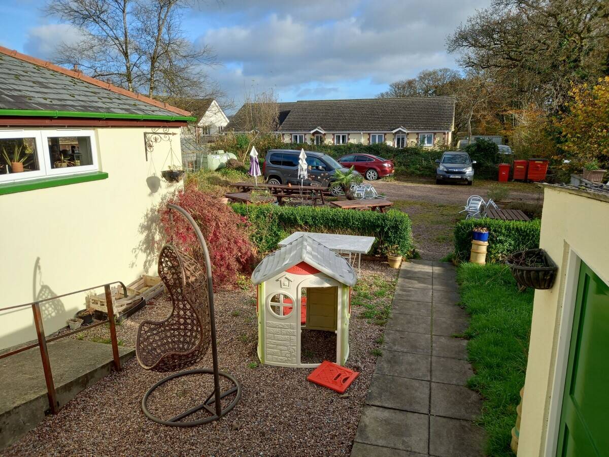 DEVON - THRIVING VILLAGE PUB WITH STRONG COMMUNITY SUPPORT Photo 7