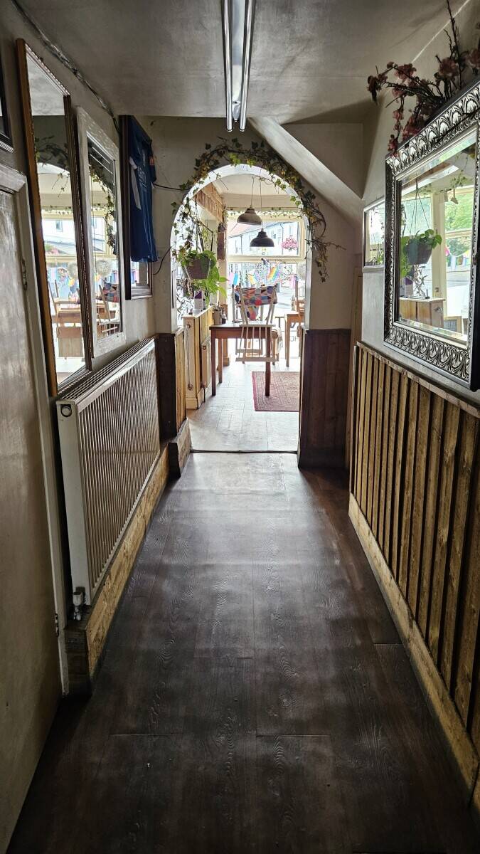 Busy cafe/coffee shop for sale on Boroughbridge Photo 6