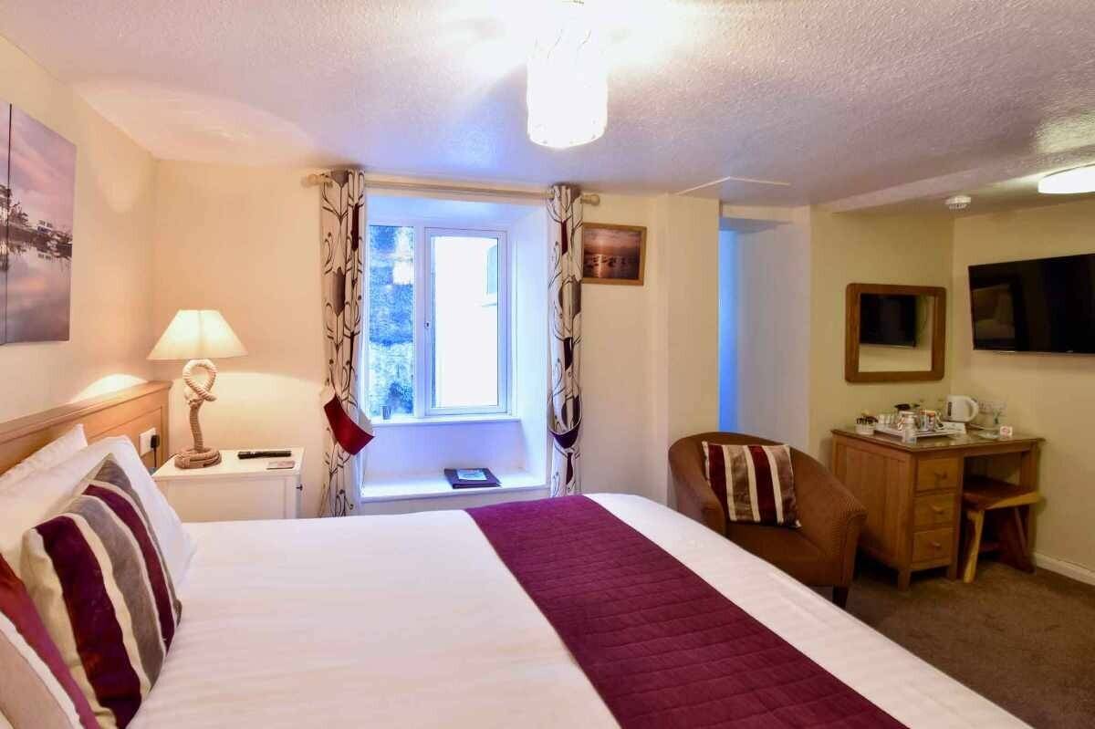 A Beautifully Presented 5 Bedroom 'Wow Factor' Guest House with Exceptional Forward Bookings