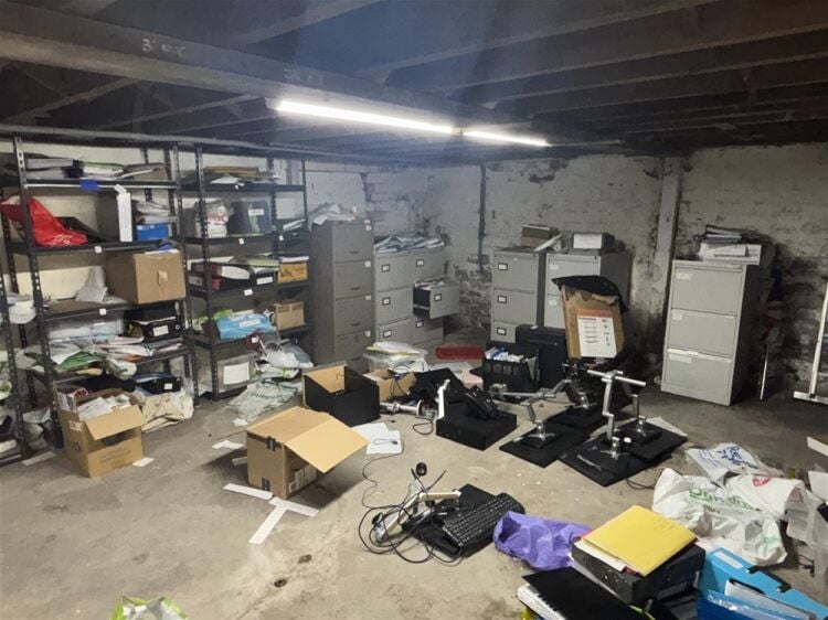 Vacant Unit For Sale in Leeds Photo 7