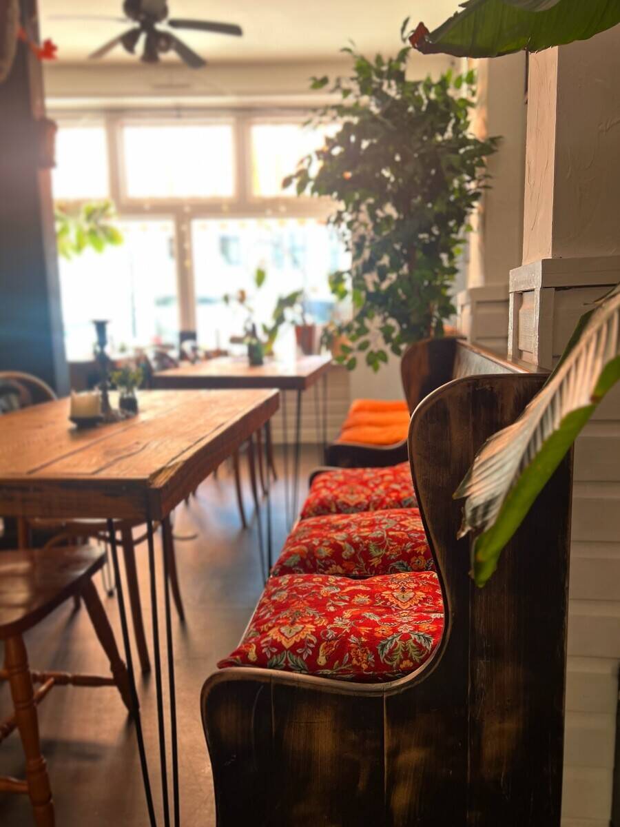Coffee shop & Bar & Grill Photo 8