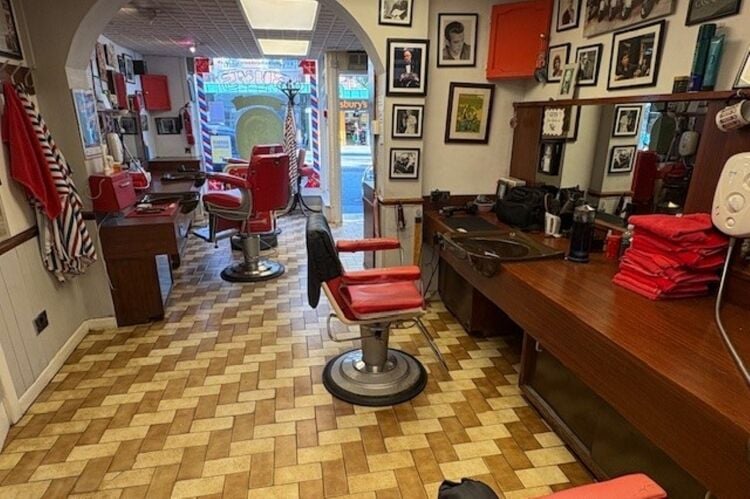Established Barbers Shop - Knutsford Photo 7