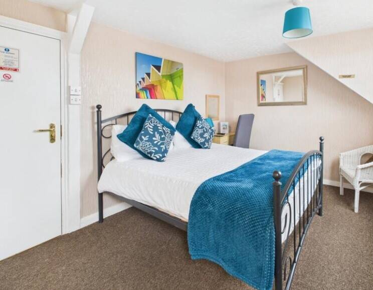 LINCOLNSHIRE COAST - GUEST HOUSE WITH STUNNING GARDENS AND SEPERATE ANNEXE Photo 7