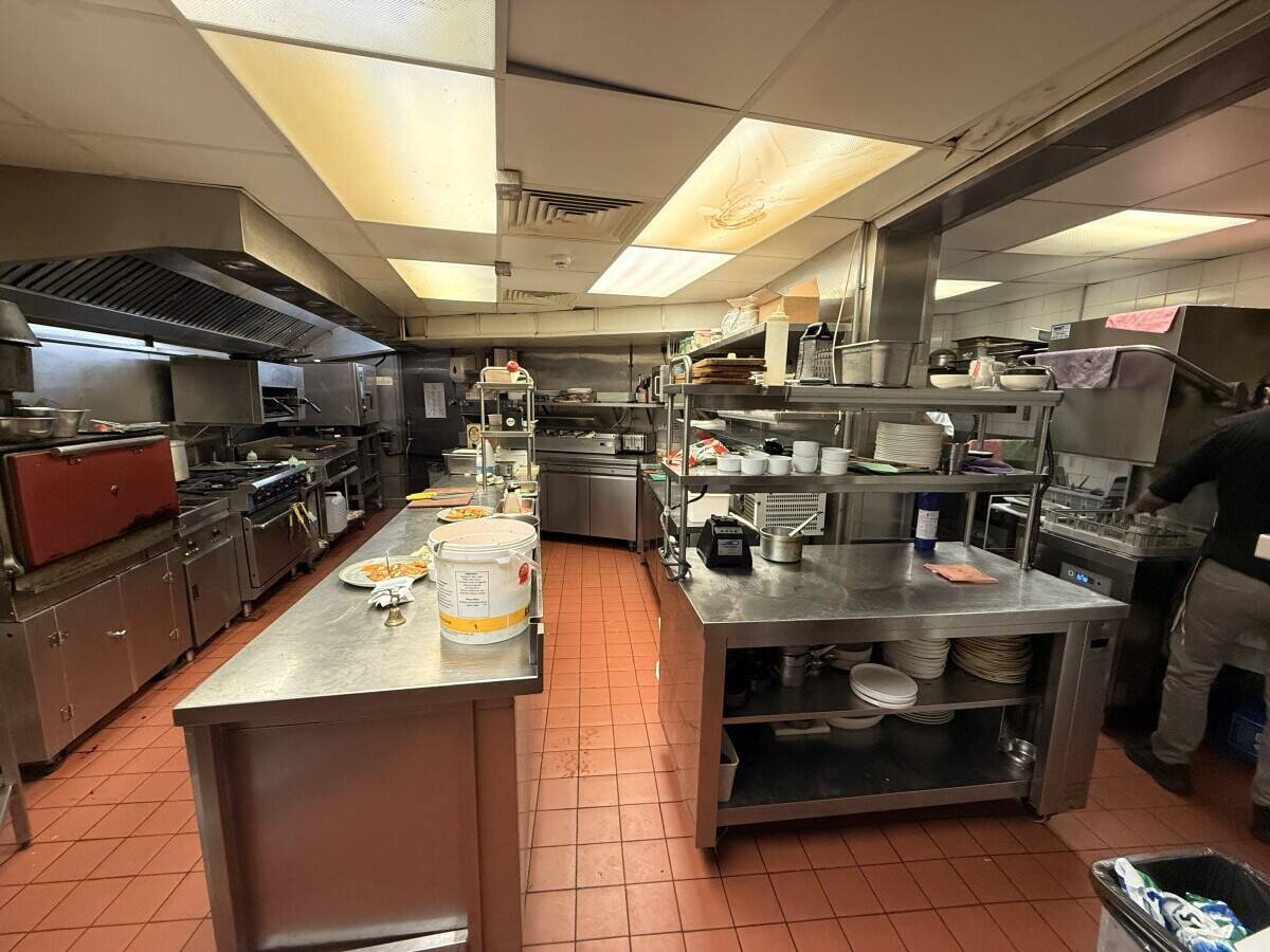 Cafe Bistro Restaurant For Sale in Petts wood Photo 7