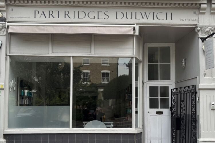 Two Hair Salons - London Photo 7