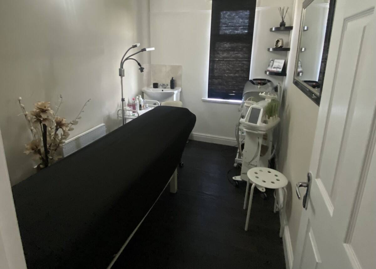 Beauty Salon for Sale in Coventry Coundon Photo 6