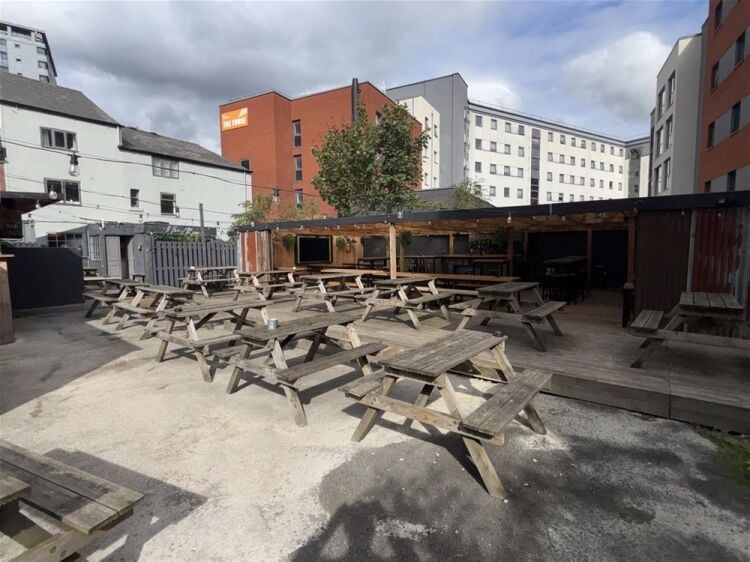 Licenced Trade, Pubs & Clubs For Sale in Sheffield Photo 7