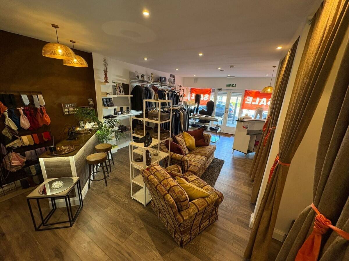 Quality Menswear shop for sale in West Wickham Photo 7