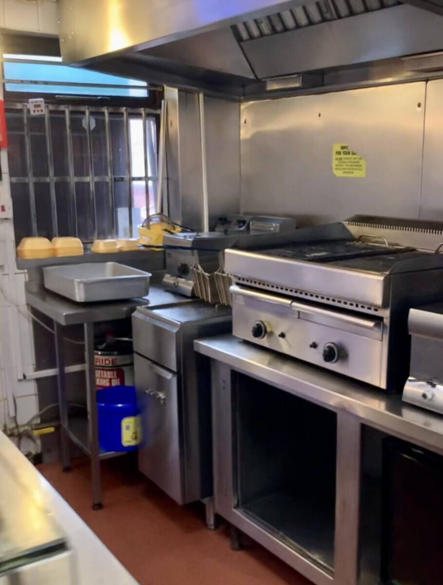 Pizza, Burger & Kebab Takeaway Photo 6