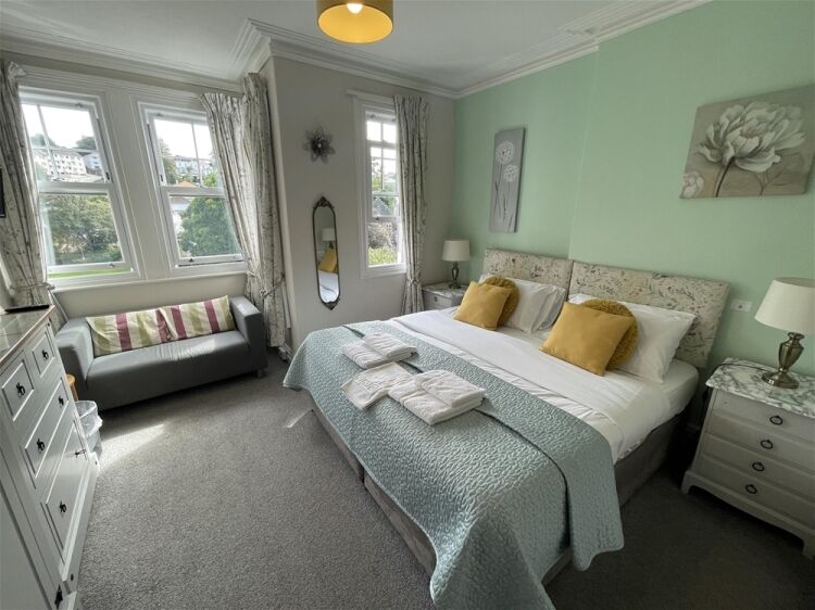 Beautifully presented guest house in a prime position close to Torquay Harbour For Sale in Torquay